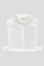 Vorderansicht des Crop-Kragens in weiss