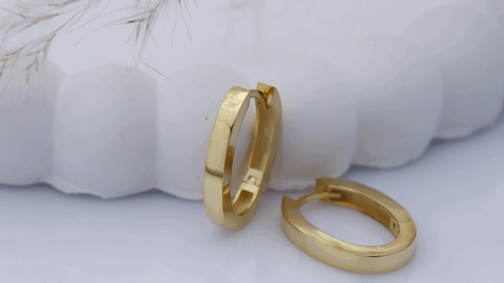 Kleine, ovale Kreolen aus 925 Sterlingsilber, vergoldet