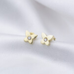 Ohrstecker Schmetterling aus 925 Sterlingsilber, Vermeil vergoldet, auf Satin drapiert