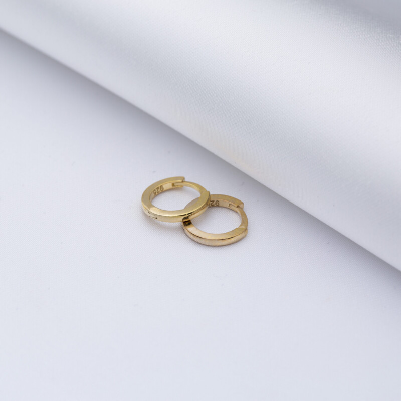 Mini-Creolen aus 925 Sterlingsilber in Gold-Vermeil, elegant drapiert