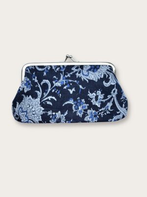 Etui im Paisleymuster, blau, geschlossen